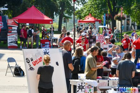 Students connect with organizations, programs during Mainstreet 2022